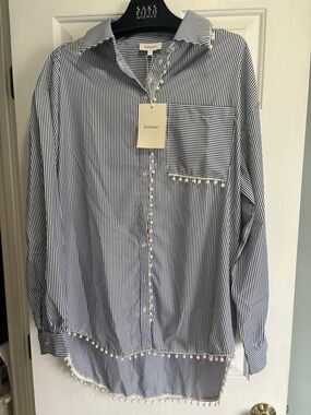 💙NWT ‘BOHME’ STRIPE BLOUSE WITH CUTE PEARL DETAIL~SIZE LARGE